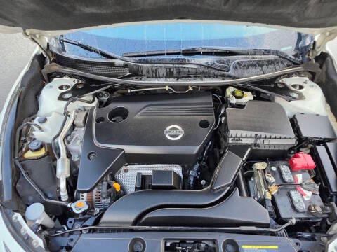 Nissan Altima 4dr Sdn I4 2.5 SL 2014