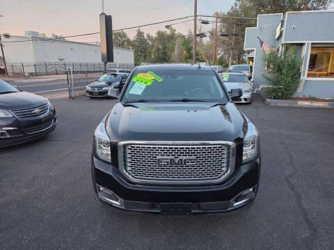 GMC Yukon photo 3
