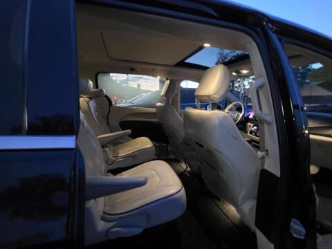 Chrysler Pacifica Limited FWD 2020