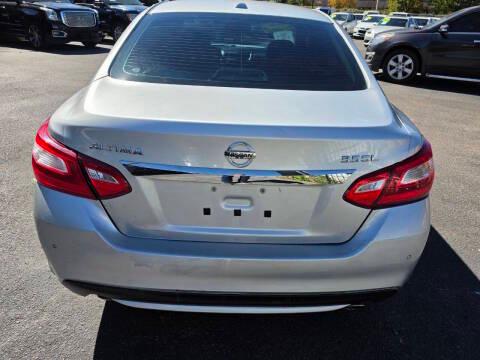 Nissan Altima 4dr Sdn V6 3.5 SR 2016