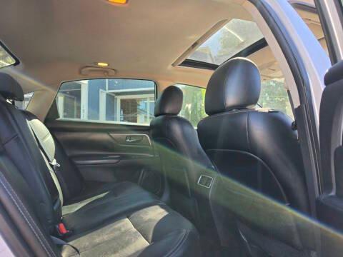 Nissan Altima 4dr Sdn V6 3.5 SR 2016