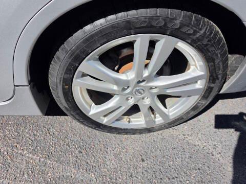Nissan Altima 4dr Sdn V6 3.5 SR 2016