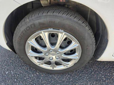 Nissan Versa Note 5dr HB CVT 1.6 S Plus 2016