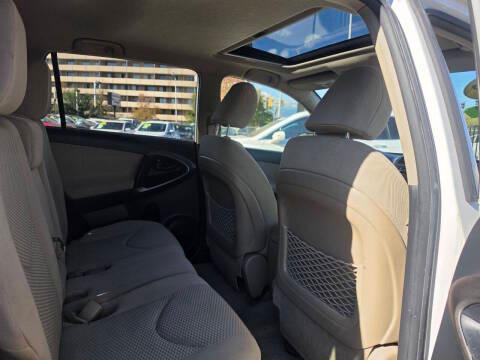 Toyota RAV4 photo 12