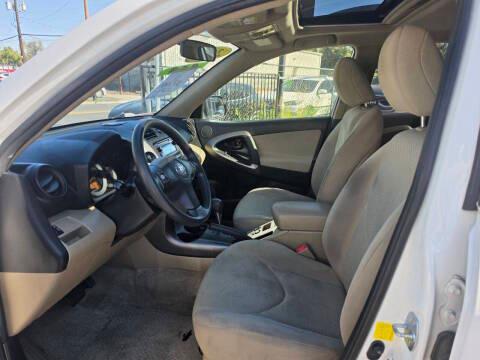 Toyota RAV4 photo 14