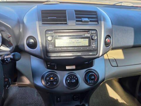 Toyota RAV4 photo 15