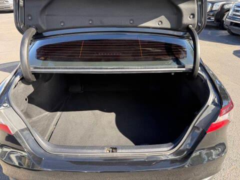 Toyota Camry photo 9