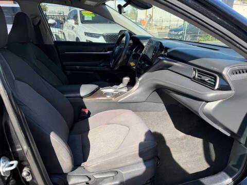 Toyota Camry photo 11