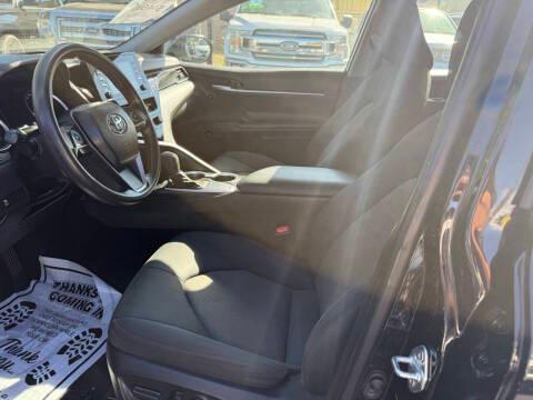 Toyota Camry photo 13