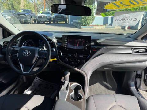 Toyota Camry photo 14