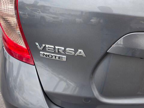 Nissan Versa Note SV CVT 2018