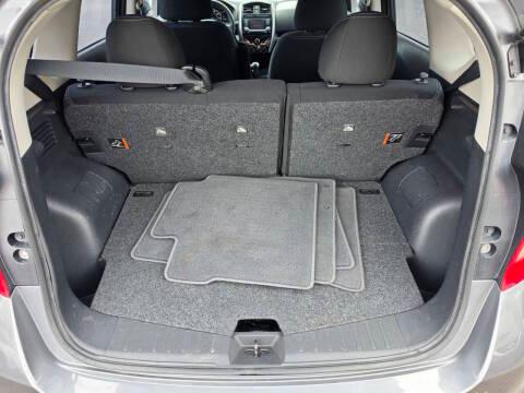 Nissan Versa Note SV CVT 2018