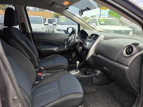 Nissan Versa Note SV CVT 2018