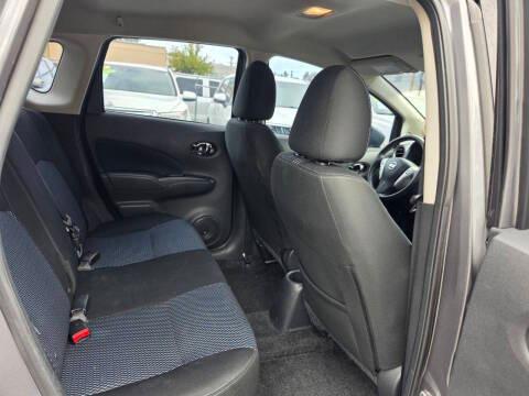 Nissan Versa Note SV CVT 2018