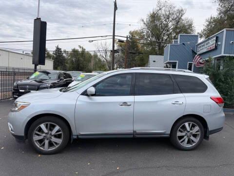 Nissan Pathfinder 4WD 4dr Platinum 2013