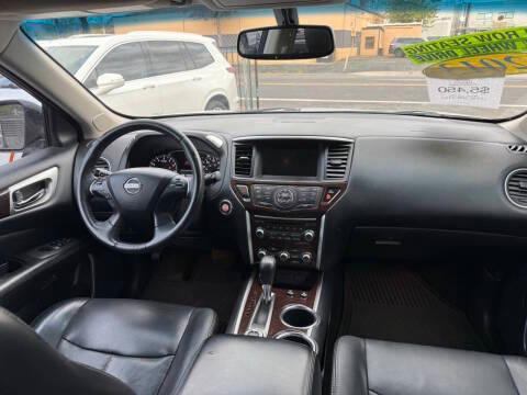 Nissan Pathfinder 4WD 4dr Platinum 2013