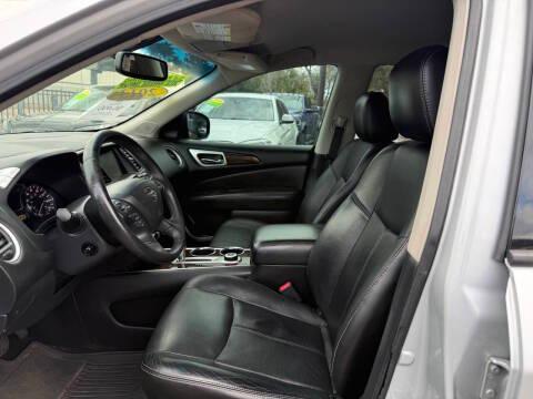 Nissan Pathfinder 4WD 4dr Platinum 2013