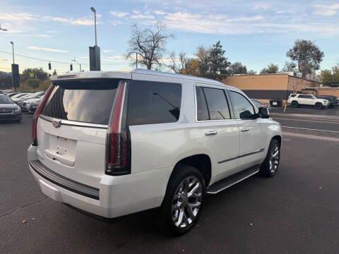 Cadillac Escalade 4WD 4dr Luxury Collection 2016