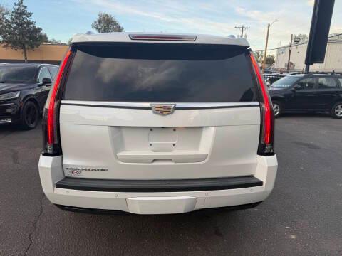 Cadillac Escalade 4WD 4dr Luxury Collection 2016