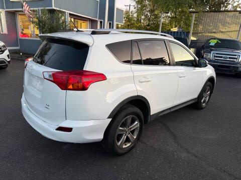 Toyota RAV4 AWD 4dr XLE (Natl) 2015