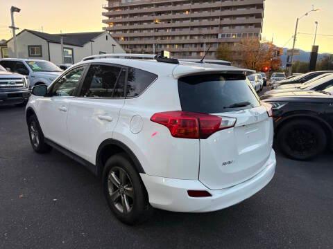 Toyota RAV4 AWD 4dr XLE (Natl) 2015