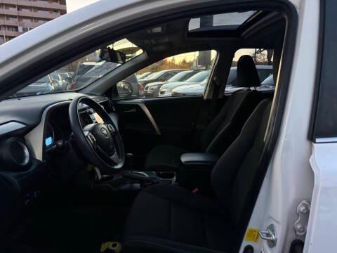 Toyota RAV4 AWD 4dr XLE (Natl) 2015