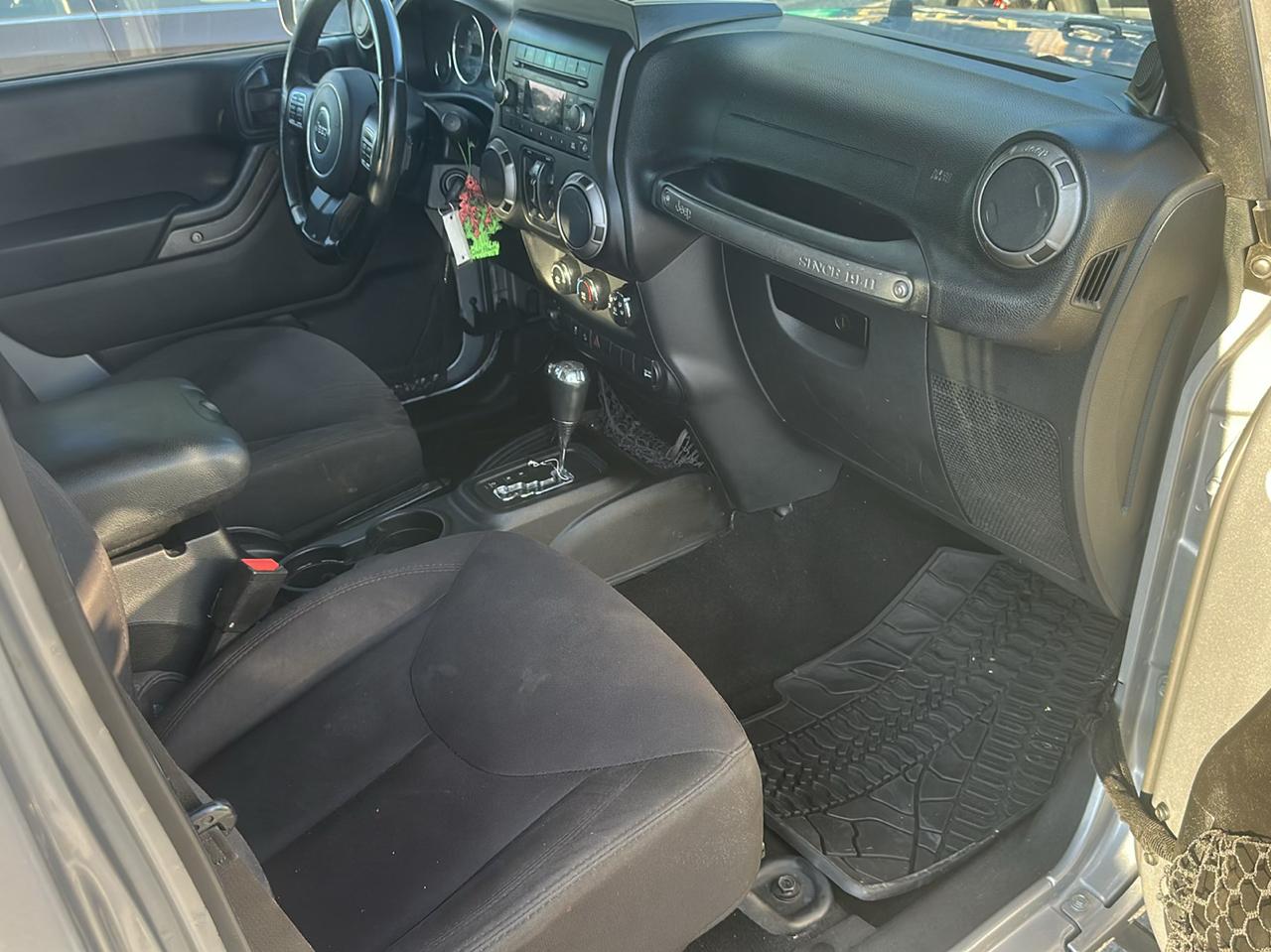 Jeep Wrangler Unlimited Sport 4WD 2014