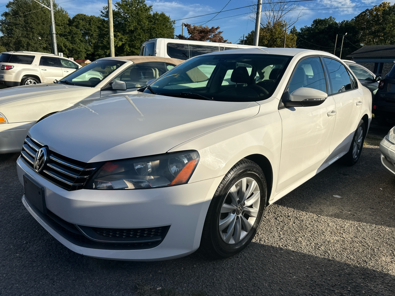 Volkswagen Passat 2.5L S W/Appearance 2012 Volkswagen Passat 2.5L S W/Appearance 2012