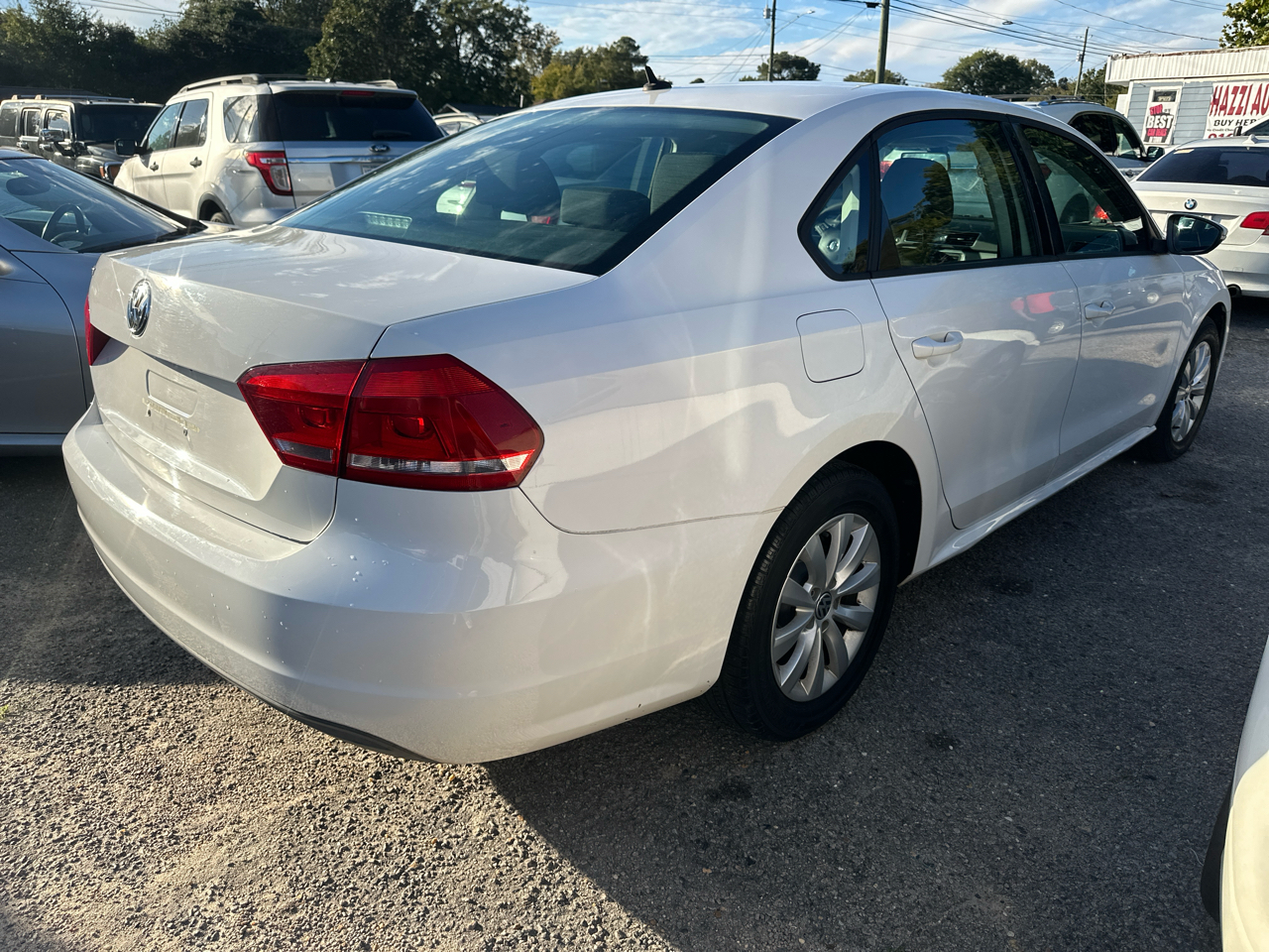 Volkswagen Passat 2.5L S W/Appearance 2012 Volkswagen Passat 2.5L S W/Appearance 2012