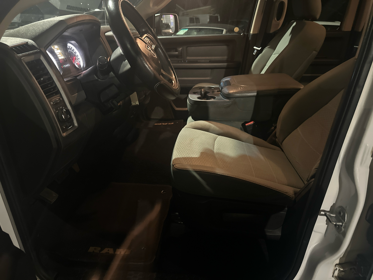 RAM 1500 Tradesman Quad Cab 2WD 2016