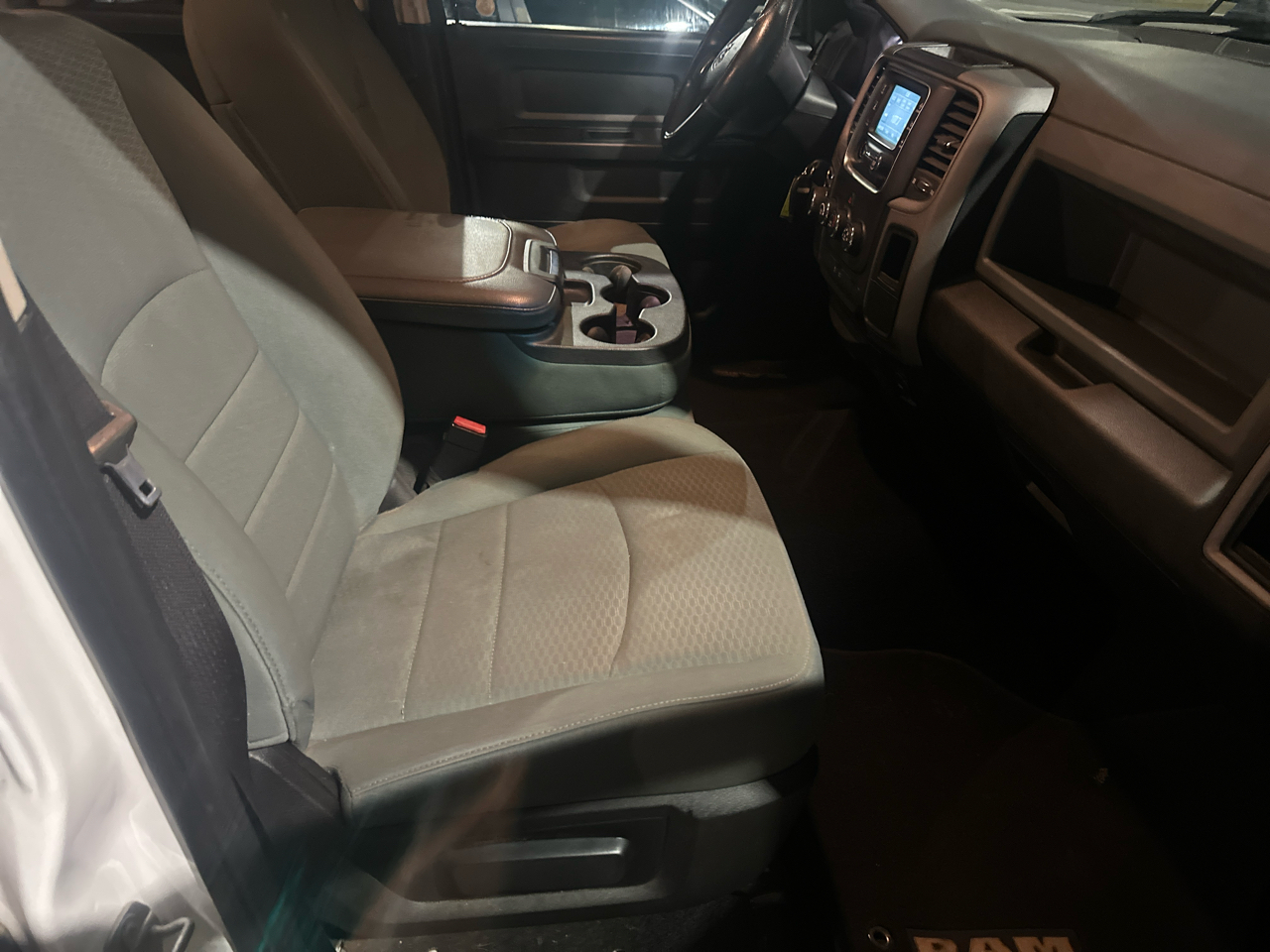 RAM 1500 Tradesman Quad Cab 2WD 2016