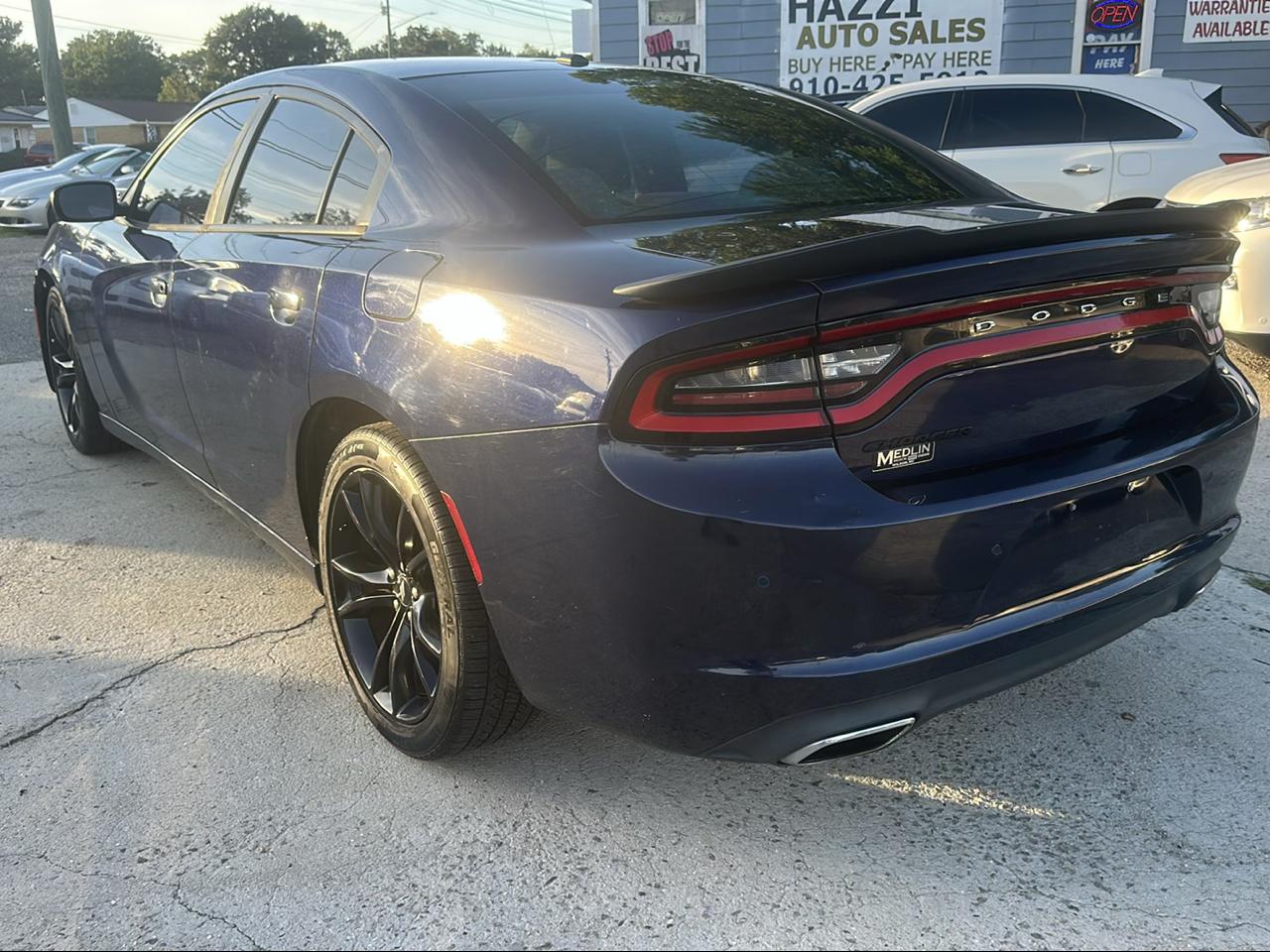 Dodge Charger SE 2017
