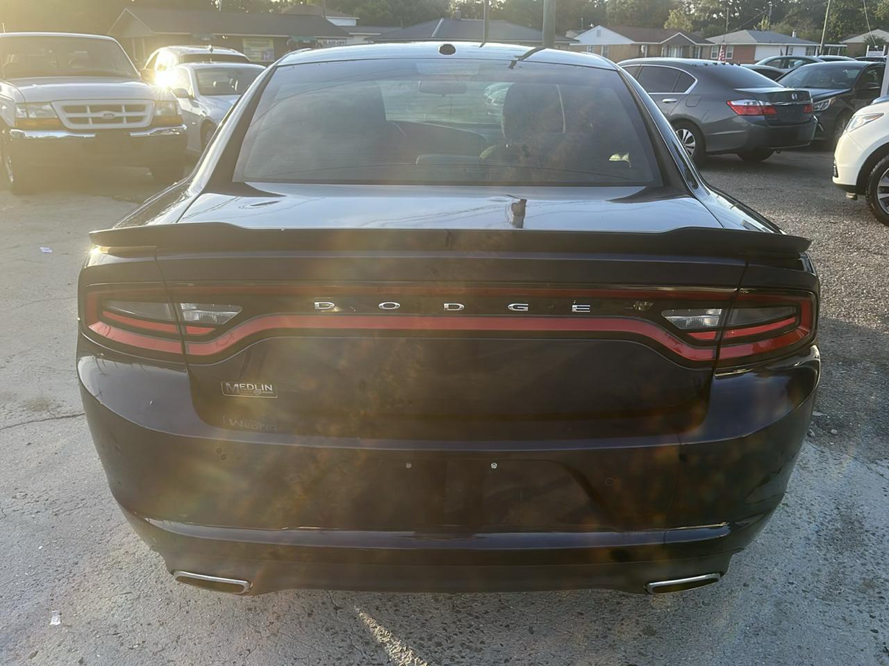 Dodge Charger SE 2017