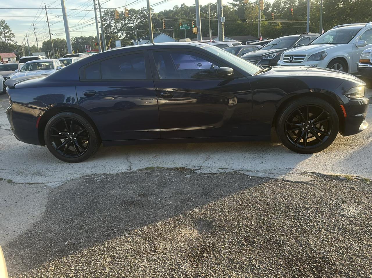 Dodge Charger SE 2017