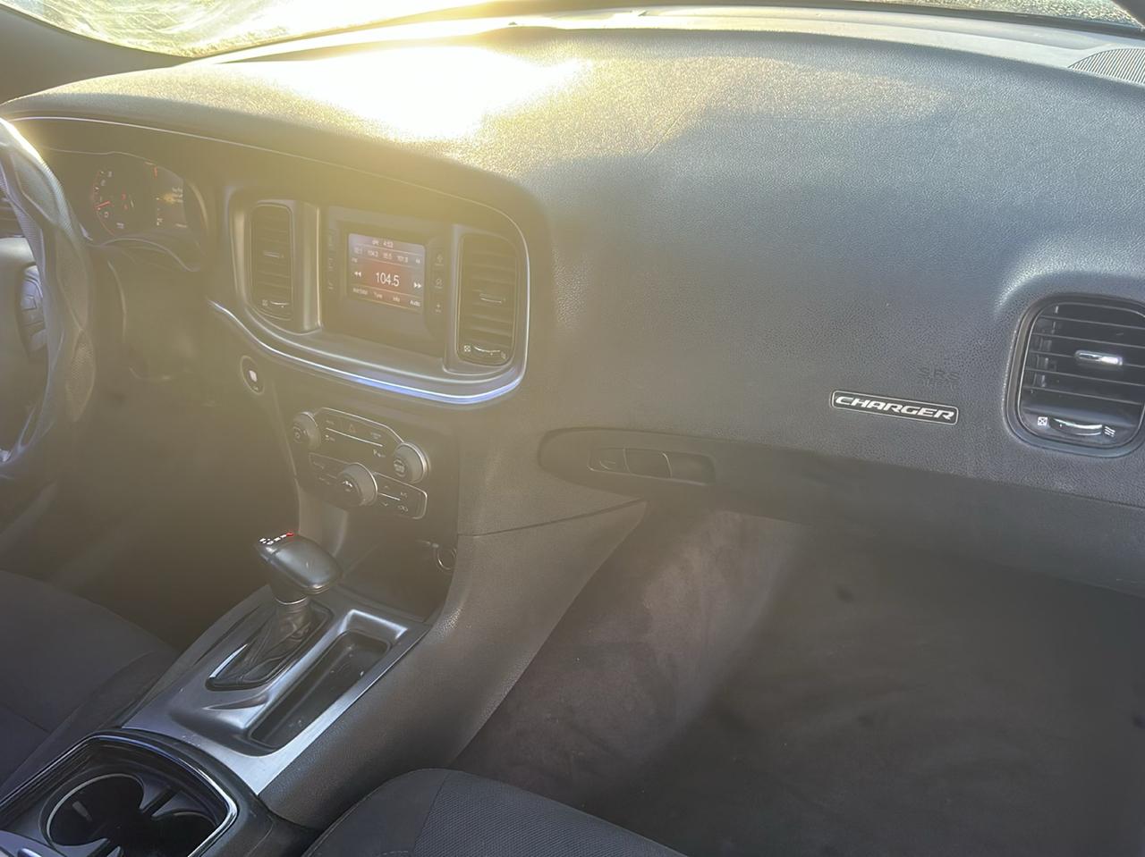 Dodge Charger SE 2017