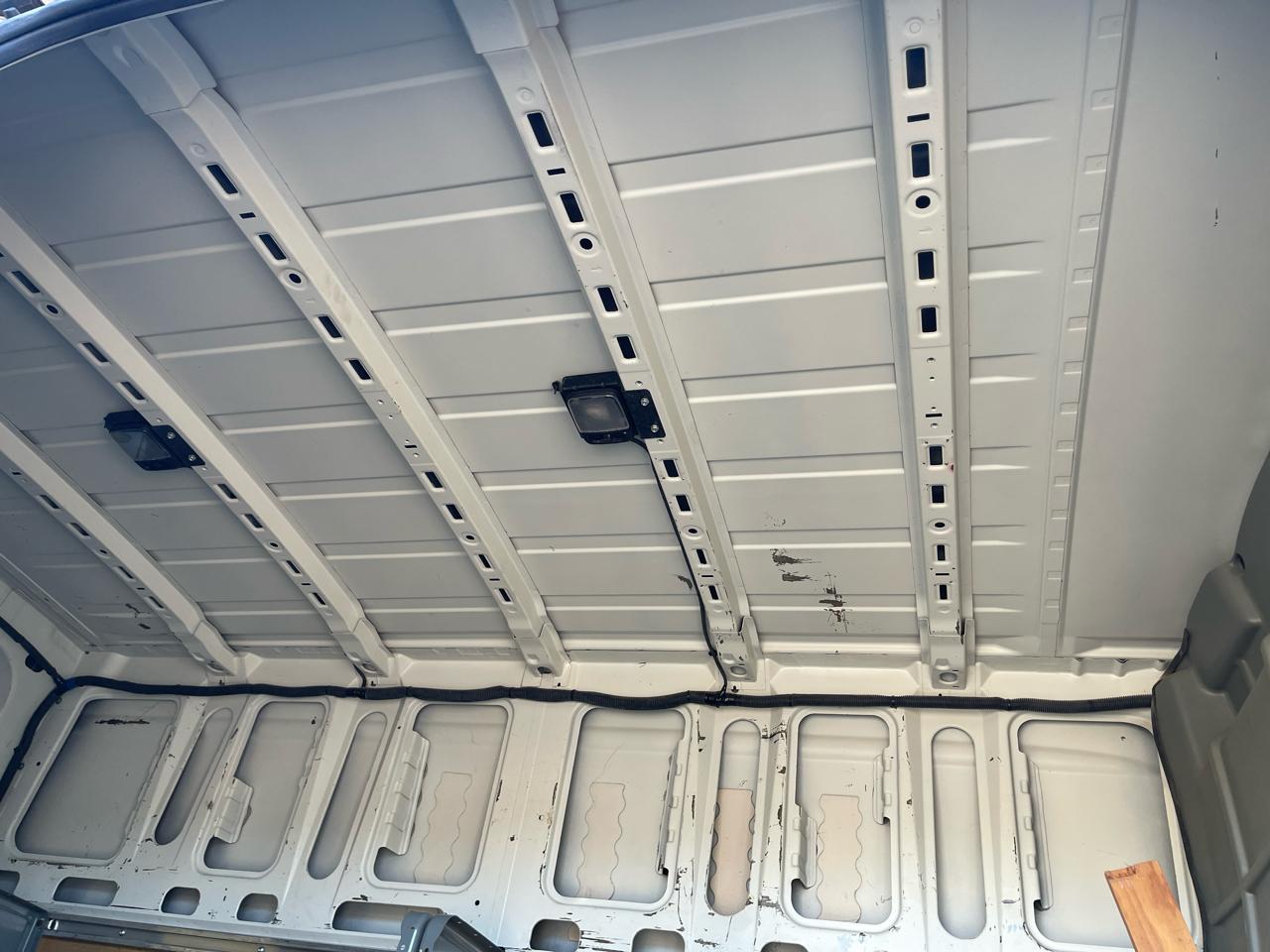 Nissan NV Cargo 2500 HD S V6 High Roof 2012