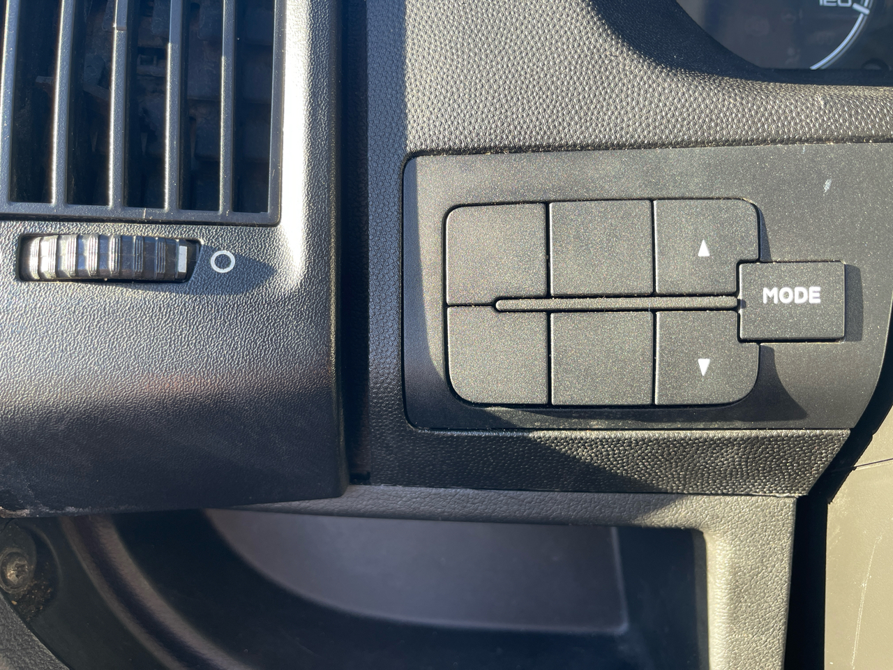 RAM Promaster 1500 Low Roof Tradesman 136-in. WB 2018