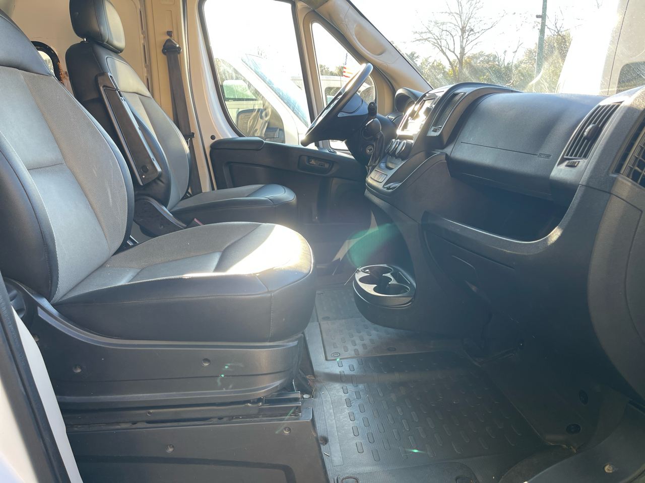 RAM Promaster 1500 Low Roof Tradesman 136-in. WB 2018