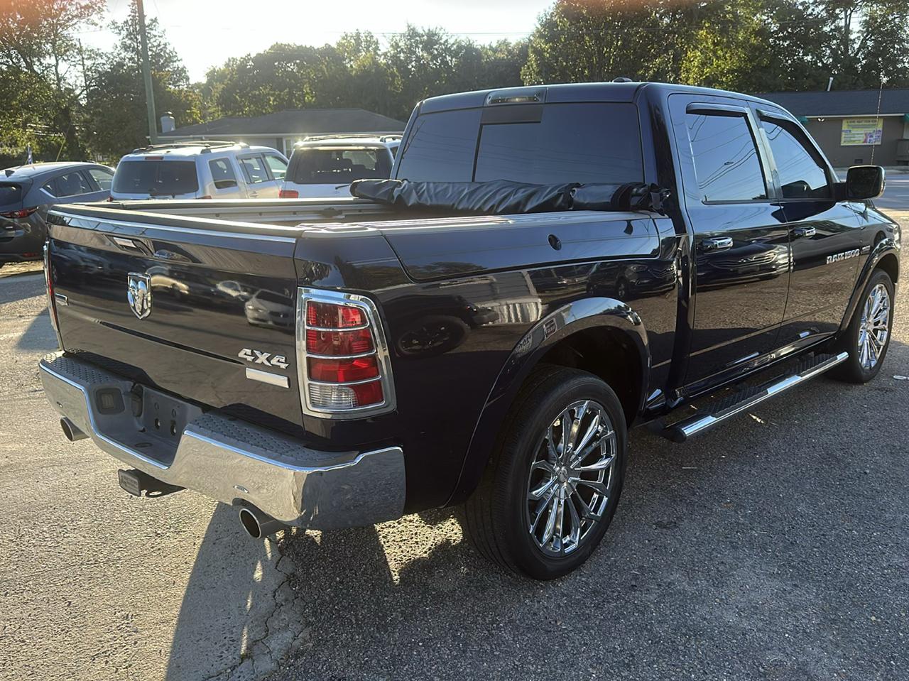 RAM 1500 Laramie Crew Cab 4WD 2012