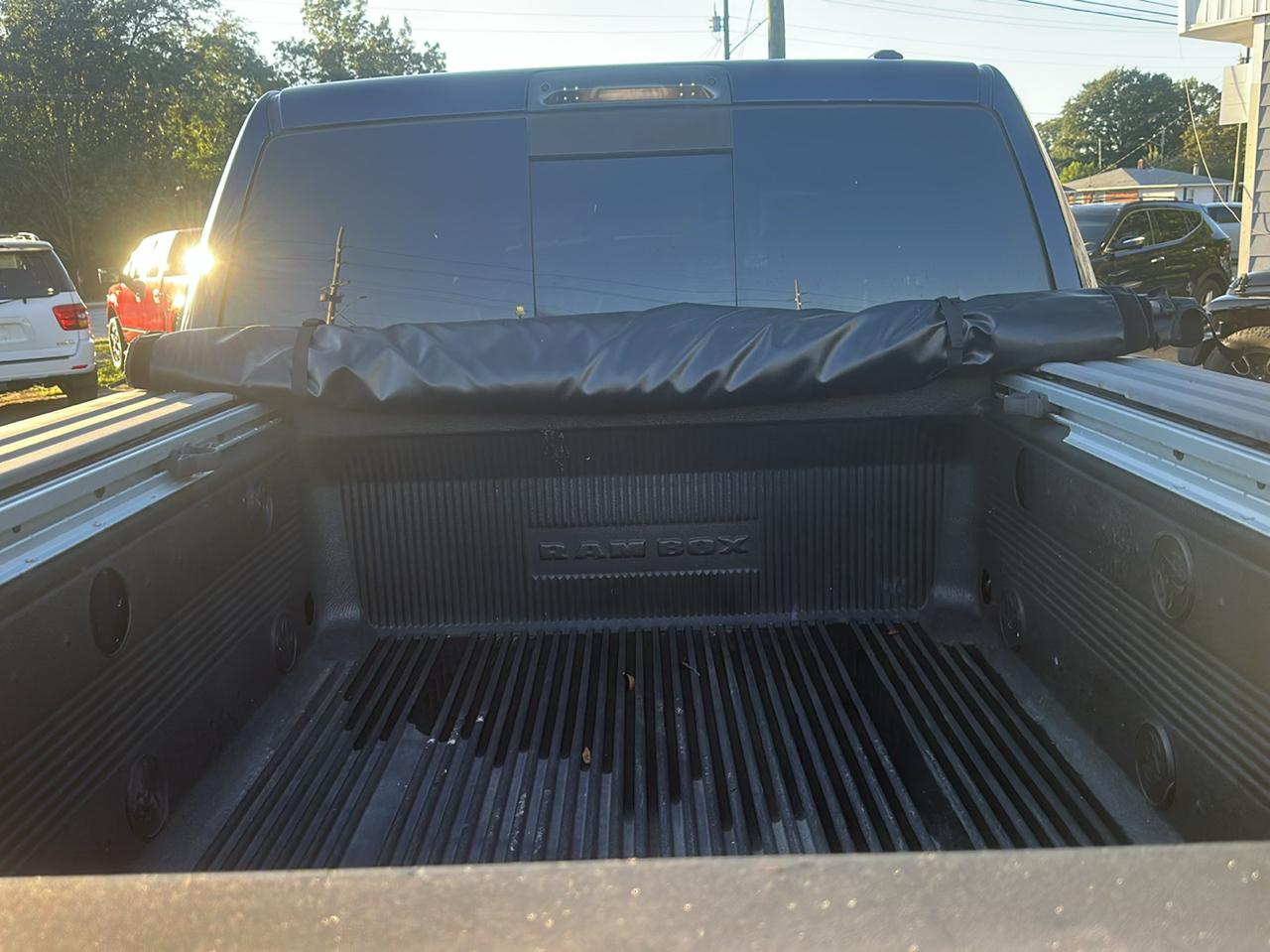 RAM 1500 Laramie Crew Cab 4WD 2012