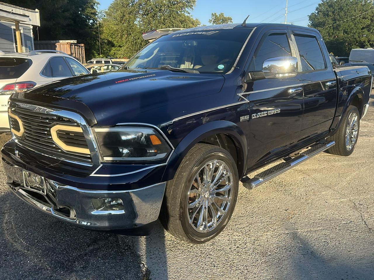 RAM 1500 Laramie Crew Cab 4WD 2012