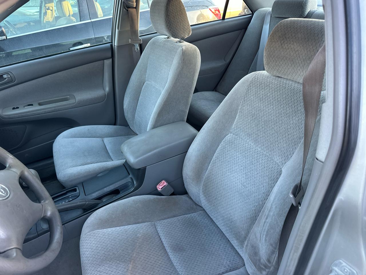 Toyota Camry LE V6 2004