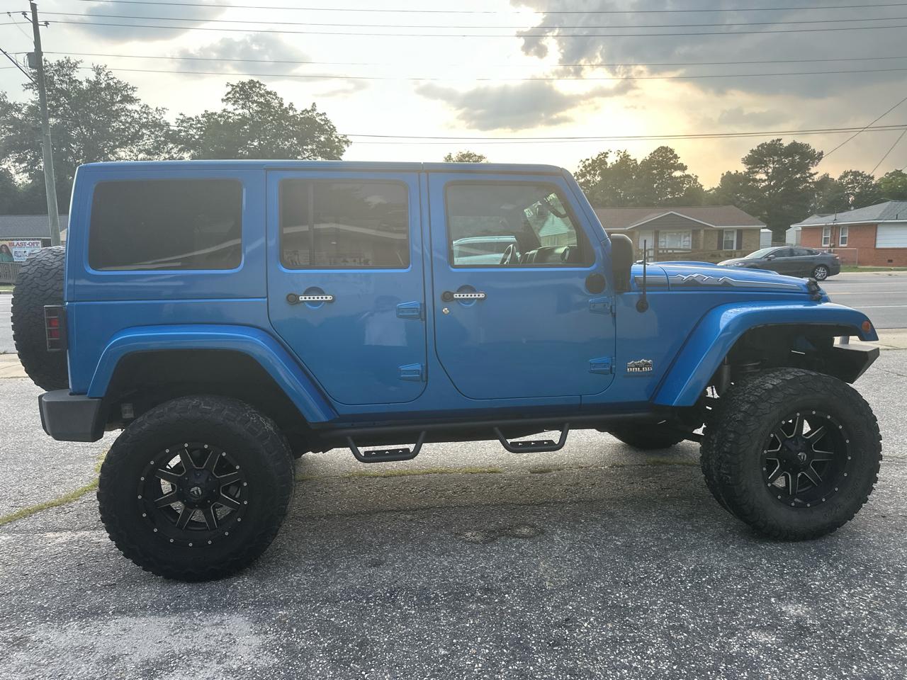 Jeep Wrangler Unlimited Sahara 4WD 2014