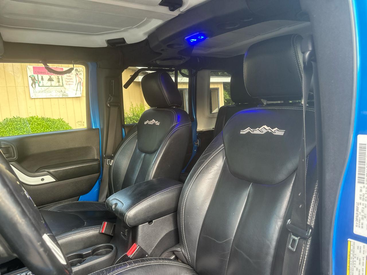 Jeep Wrangler Unlimited Sahara 4WD 2014