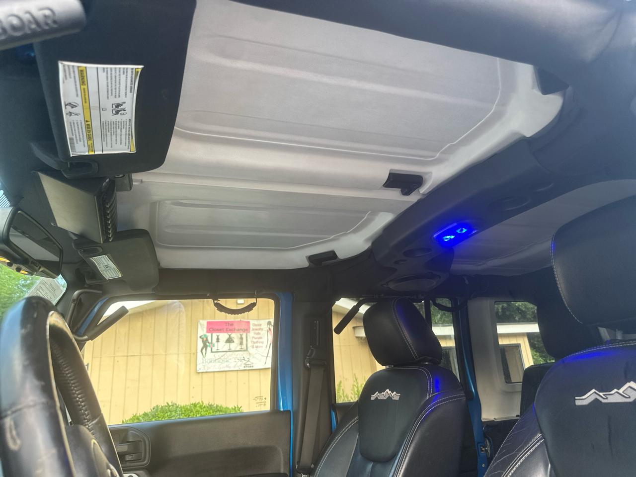 Jeep Wrangler Unlimited Sahara 4WD 2014