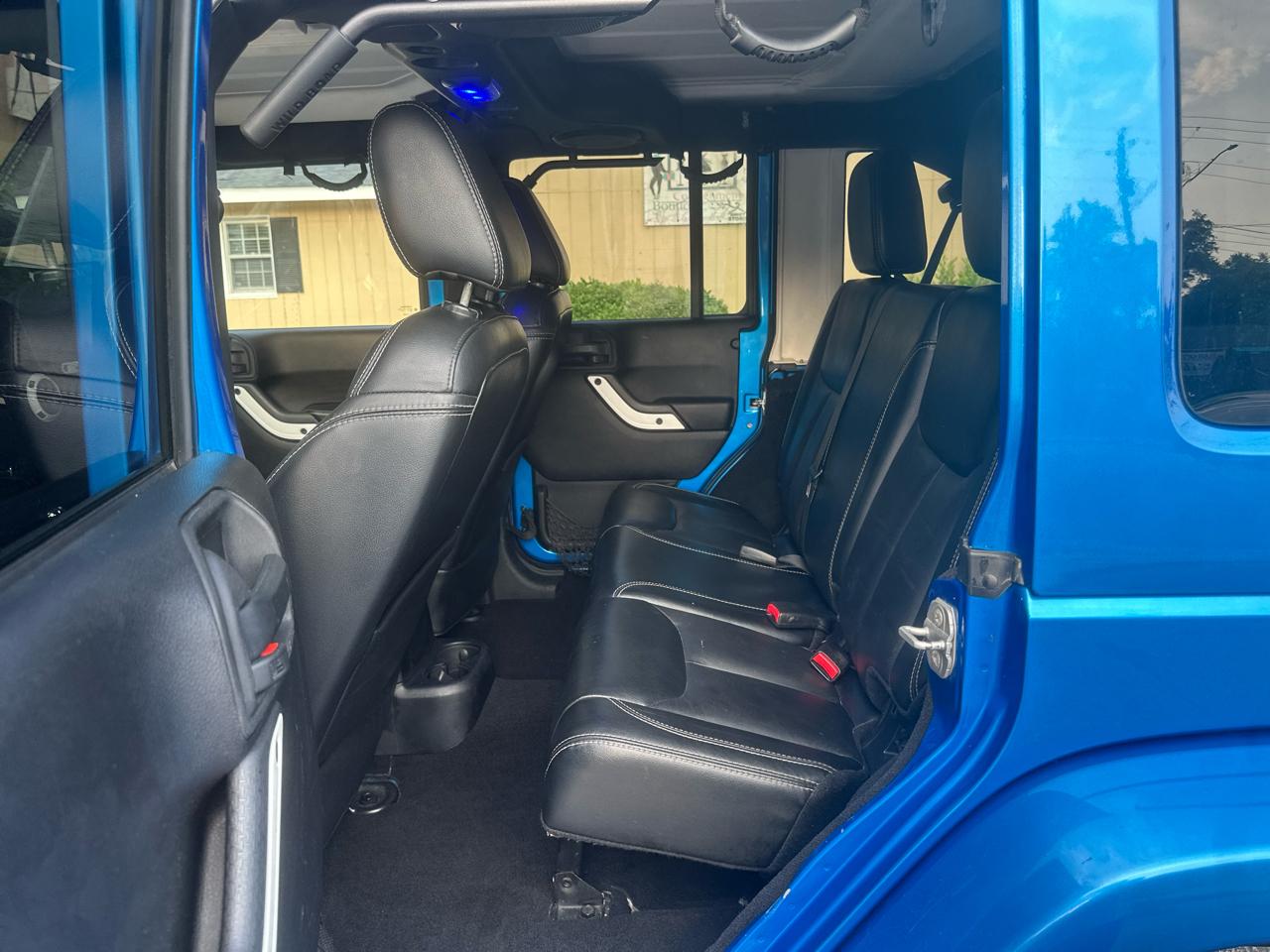 Jeep Wrangler Unlimited Sahara 4WD 2014