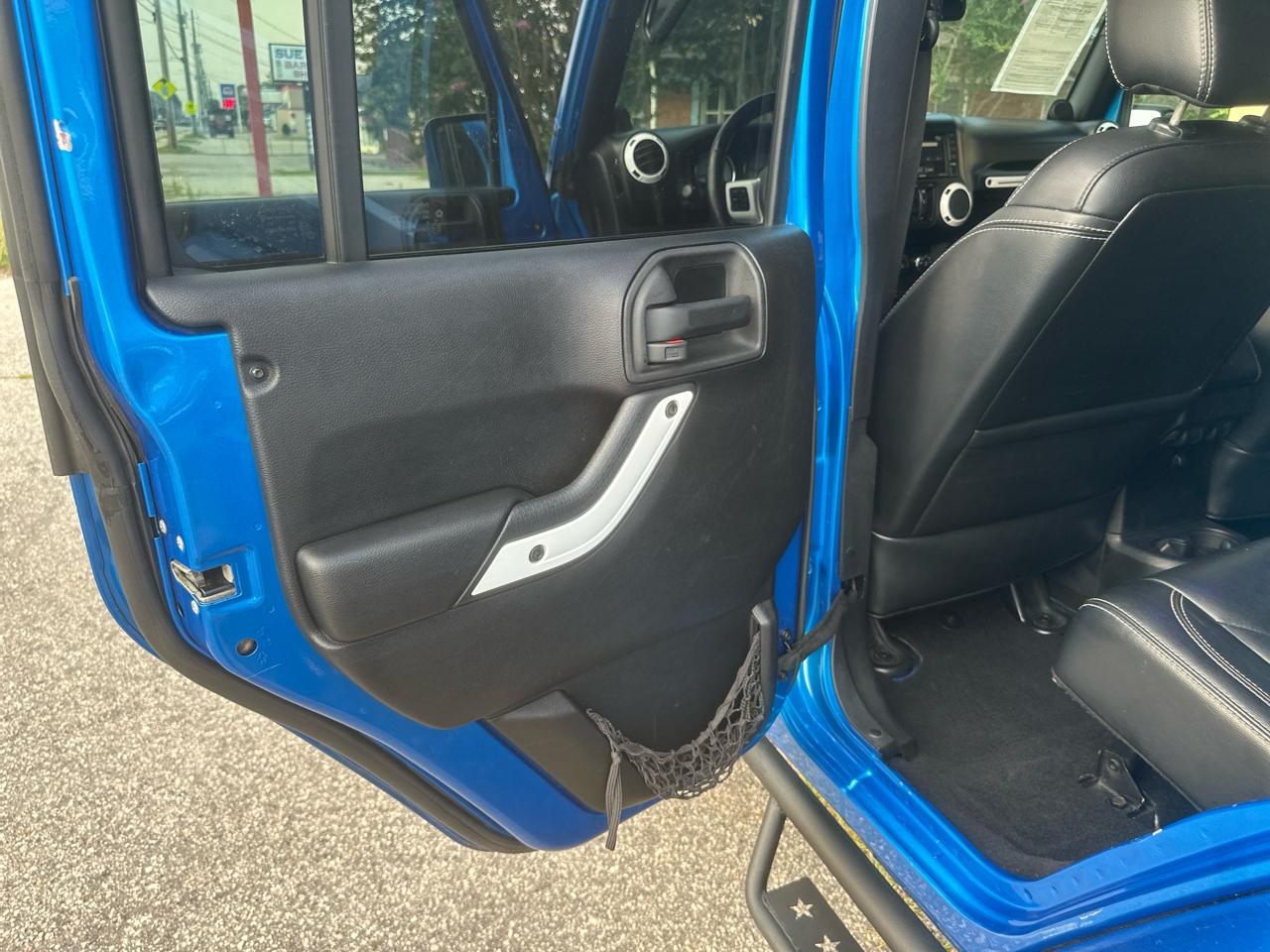 Jeep Wrangler Unlimited Sahara 4WD 2014