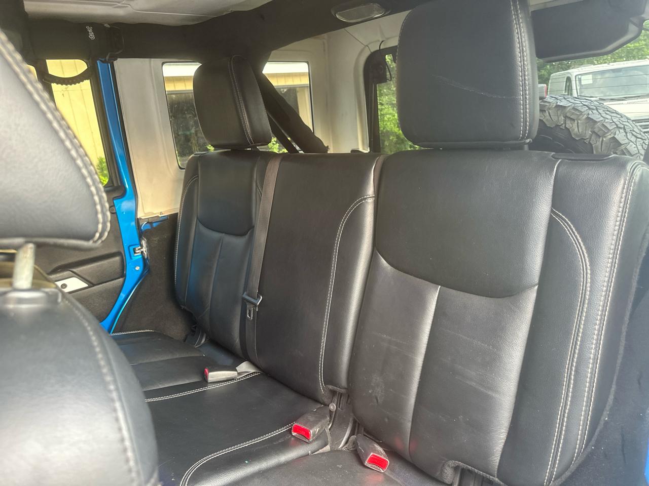 Jeep Wrangler Unlimited Sahara 4WD 2014