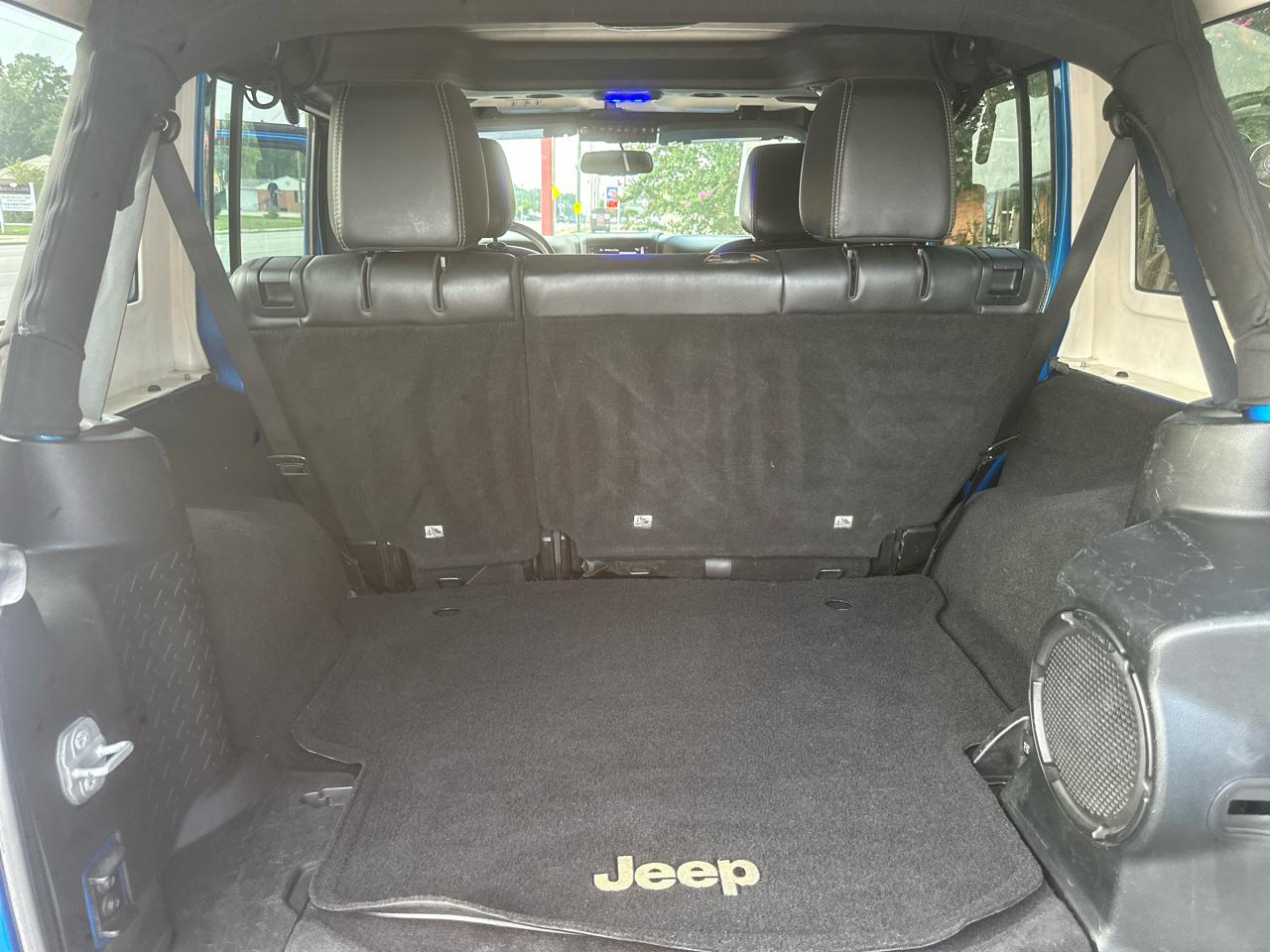 Jeep Wrangler Unlimited Sahara 4WD 2014