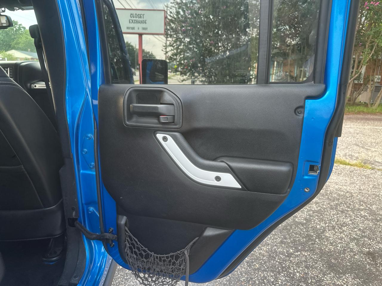 Jeep Wrangler Unlimited Sahara 4WD 2014